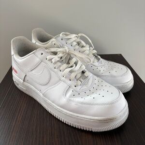 Nike x Supreme Air Force 1 White Size 10.5